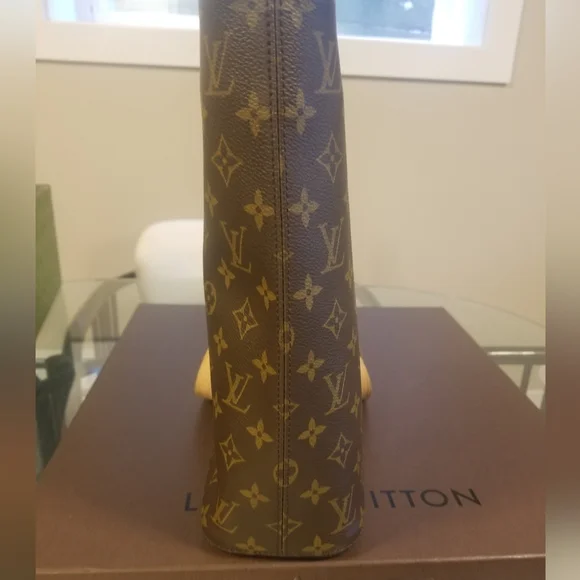 ❌‼️SOLD‼️❌ - LV Luco Tote w/COA- Vintage Monogram - Picture 10 of 16